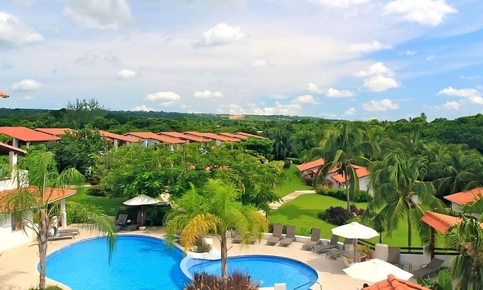 Maynards Hotel | Close to Mullins Beach and Animal Flower Cave! Outdoor Pools, Parking!