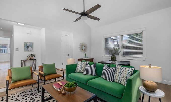 St. Louis House | Close to of All STL - Adorable 3BR/2BTH - STL Zoo n
