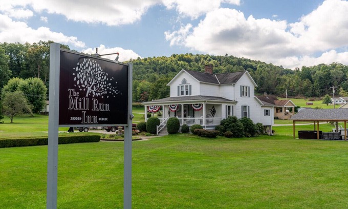 Mill Run House | Close to Seven Springs! Hot Tub, FirePit, Pavilion Great Location!