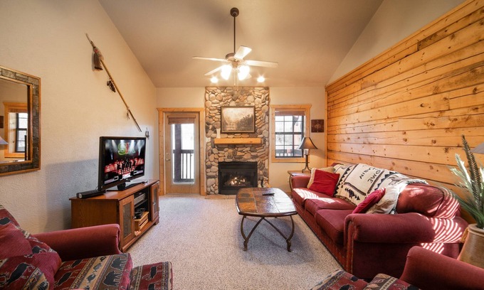 Branson Theater District Cabin | Close to Shows, Shopping & Dining - Cabin in the Heart of Branson
