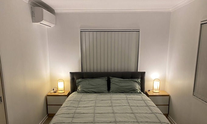 Papatoetoe Other | Close to the Auckland Airport. Modern big Bedroom With Attached Bathroom