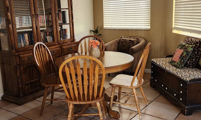 Albuquerque House | Close to the Balloon Fiesta! Handicapped Accessible, bring the whole family!