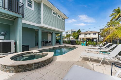 Fort Myers Beach House | Close to the Beach, Heated Pool and Spa - Sweet Carolina - Roelens