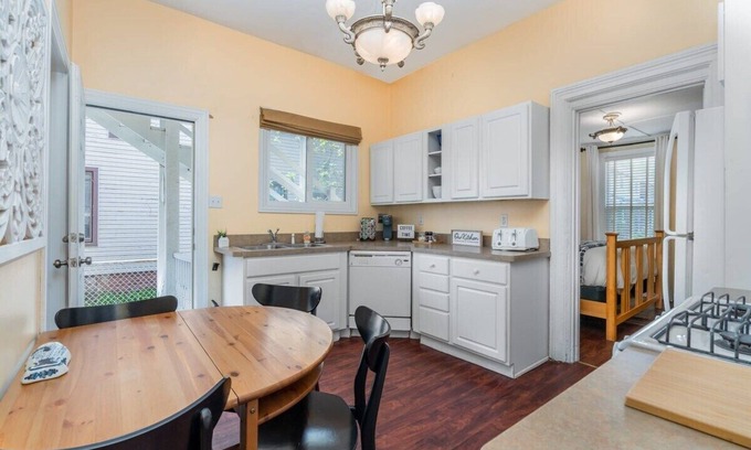 Michigan City Apartment | Close to the beach, 2 Bedroom, Pet Friendly