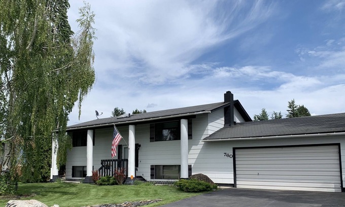 Evergreen House | Close to town but feels like the country!