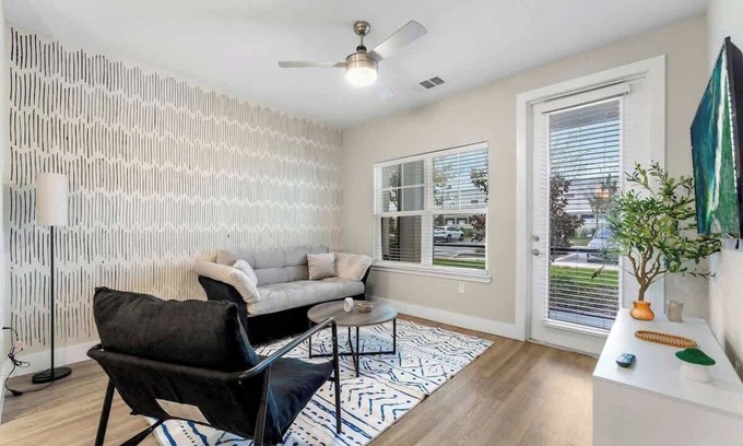 Southeast Orlando Apartment | Close to Universal King Suite, Pet-Friendly Stay