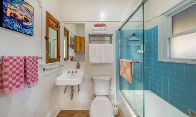 Feldman's House | Close to UofA/Stylish & Cozy/1 BR 1 BA/Porch