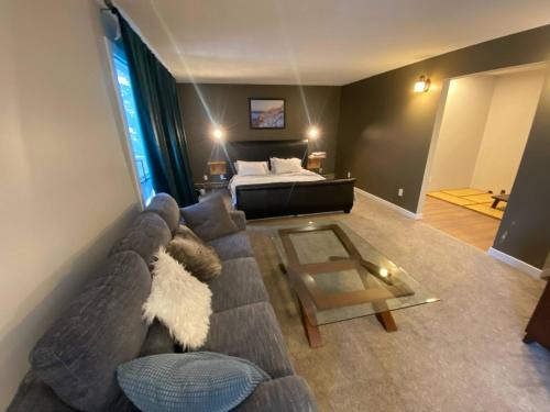 Southwest Edmonton House | Close To Whyte University New Renovation