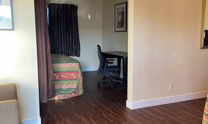 Cypress Hotel | Cloud 9 Motel
