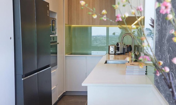 Henderson Apartment | Cloud Loft Residence with 180 Degrees Views