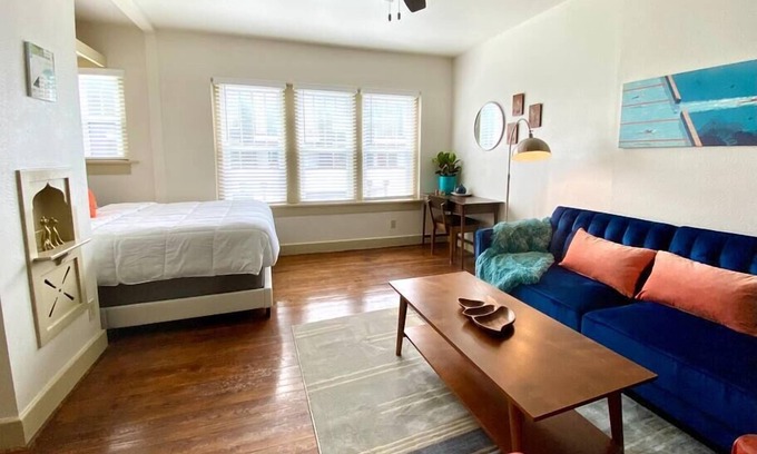 Midtown Apartment | [CLR 11] Midtown OKC New studio