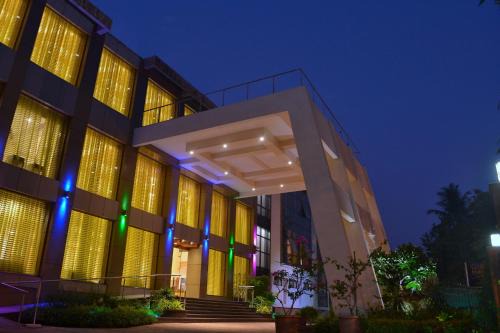 Chembur East Hotel | Club Emerald