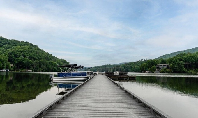 Lake Lure Condo | Club Wyndham Resort at Fairfield Mountains, North Carolina, 2 Bedroom Deluxe Suite