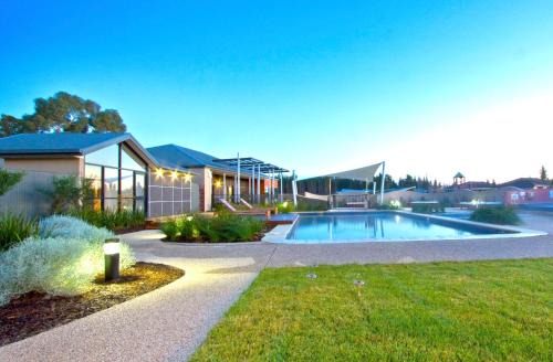 Seven Mile Beach Resort | Club Wyndham Seven Mile Beach, Trademark Collection by Wyndham