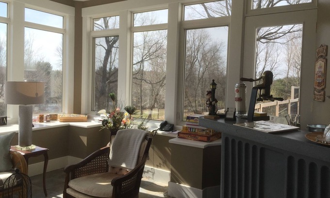 Lanark Bed & Breakfast | Clyde Hall Bed and Breakfast