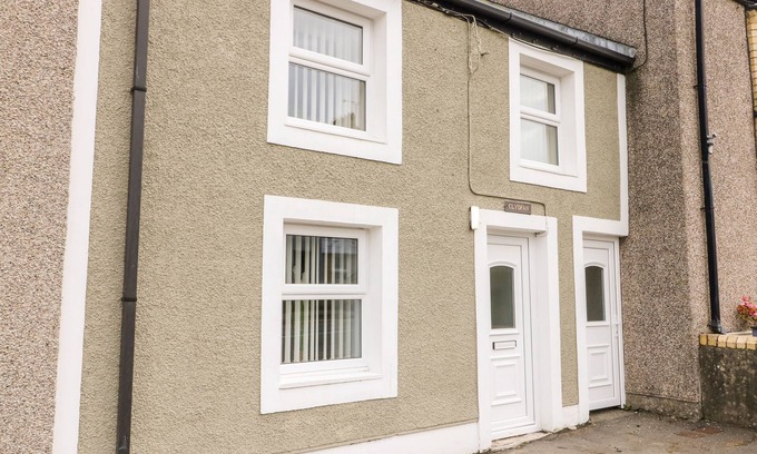 Llanerchymedd Cottage | CLYDFAN COTTAGE, pet friendly, with a garden in Llannerch-Y-Medd