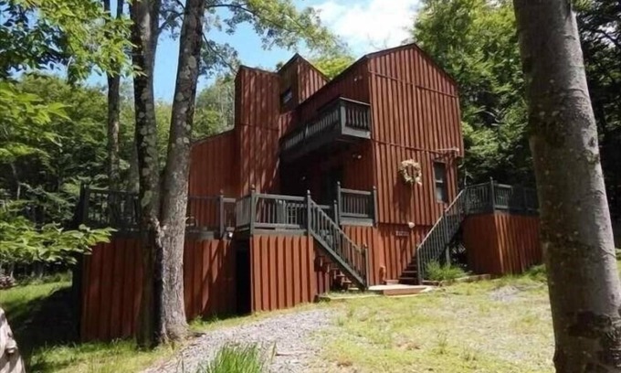 Old Timberline House | CM49-Rustic Cabin in the Woods! Hot tub, Fire Pit!