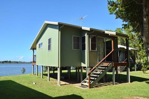 Rainbow Reach House | Coast and Country Cabin 2