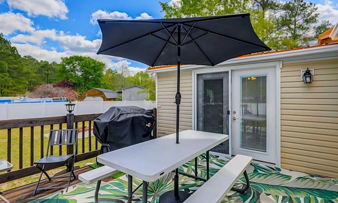 Carteret County House | "Coastah" EscapenJET TUB/FIREPIT/GRILLnLG Fenced YARD nWalk to HADNOT Creek