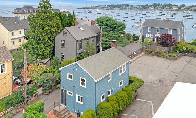 Marblehead House | Coastal 2-bedroom house in beautiful Marblehead with AC, WiFi