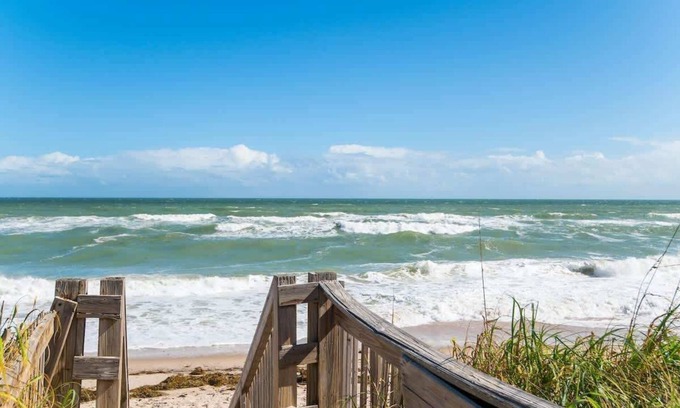 Melbourne Beach Apartment | Coastal 2BR Condo With Direct Beach Access