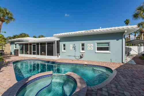 Carlouel House | Coastal Beach Escape - Monthly Beach Rental