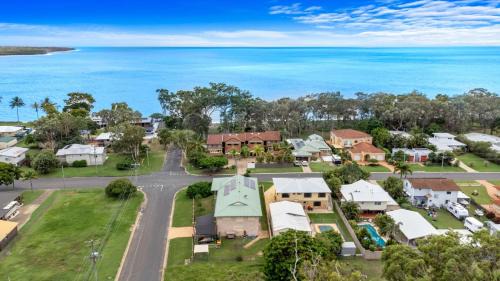 Traviston House | Coastal Bliss 6 Bedroom