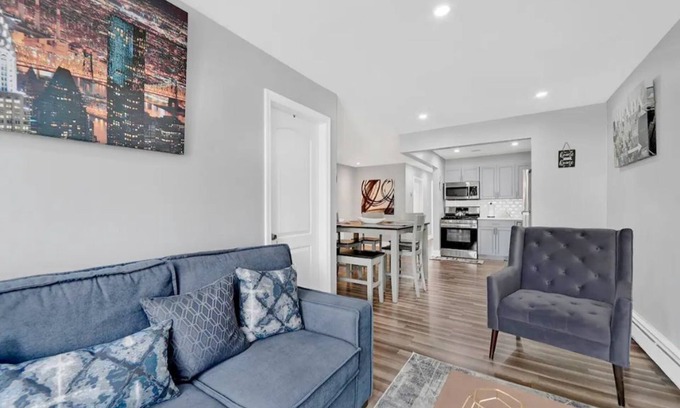 Queens Apartment | Coastal Breeze in the Rockaways