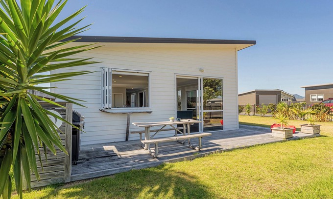 Matarangi House | Coastal Calm - Matarangi Holiday Home