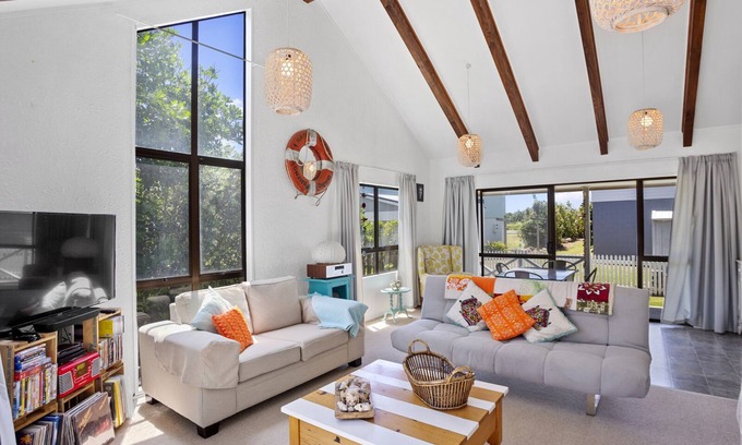 Waihi Beach House | Coastal Charm - Waihi Beach Holiday Home