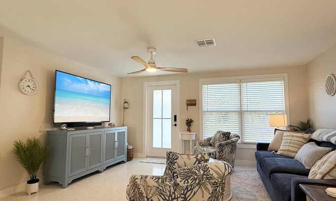 Englewood South House | Coastal Chic 2BR – Modern Stay Near Manasota Key