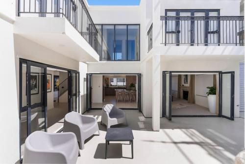 Mairangi Bay House | Coastal Chic - Luxury at the Beach