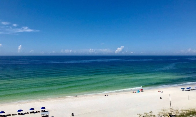 Holiday Beach Condo | Coastal Chic Gulf Front Condo! End Unit PW 912