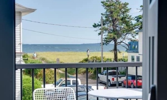 Old Orchard Beach Apartment | Coastal Comfort: Steps to Beach & Ocean Views