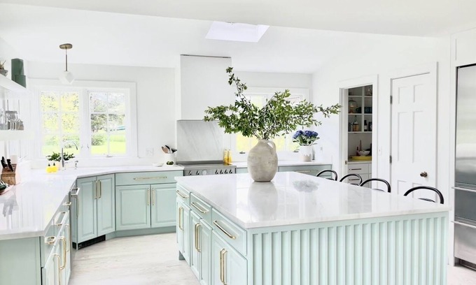 Little Compton House | Coastal enclave getaway: Stylish Little Compton 6 bedroom with spa