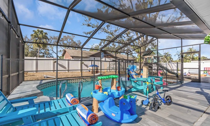 Rustic Oaks House | Coastal Escape: Heated Salt Pool & Beaches, Bowling, Mini Golf - Kids’ Paradise