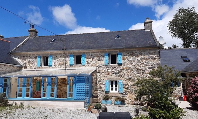 Plomodiern House | Coastal Farmhouse with heated pool and gardens 10 minutes from beaches