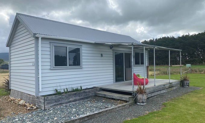 Orepuki Cottage | Coastal Gem Orepuki - Cosy Retreat on the South Coast