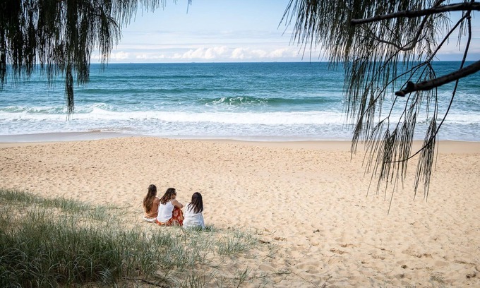 Dicky Beach House | Coastal Getaway Across From Dicky Beach