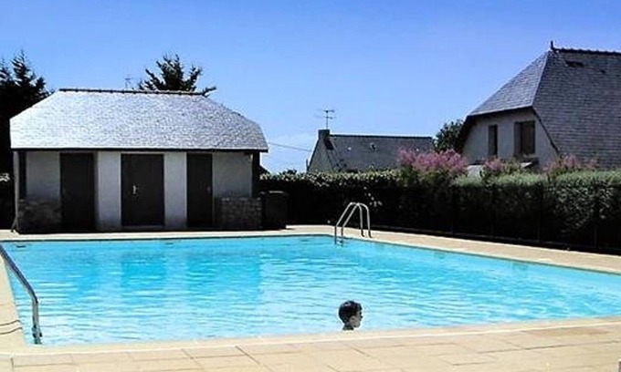 Batz-sur-Mer Apartment | Coastal Getaway with Pool, Tennis & Beach Nearby
