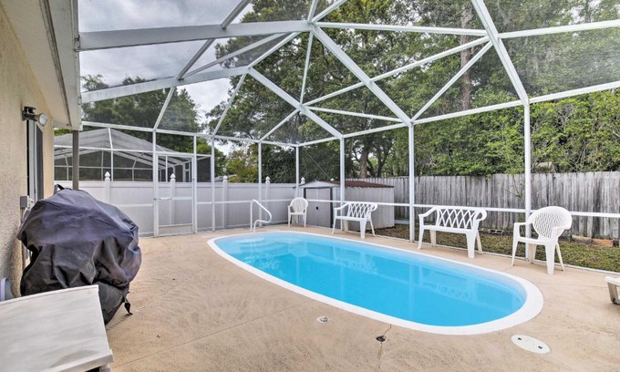 St. Petersburg - Clearwater House | Coastal Getaway with Pool 6 Mi to St Pete Beach!