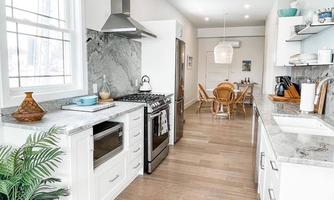 Wellington House | Coastal Hideaway - Lake, Hot Tub & Private Beach