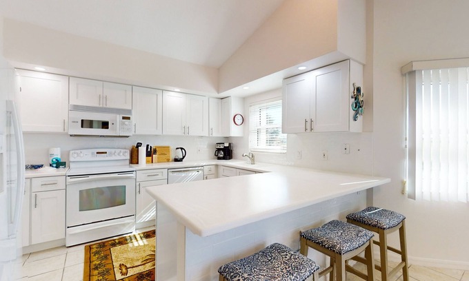 Pebble Beach House | Coastal home on golf course w/water view, private pool & spa, AC, W/D, Wifi