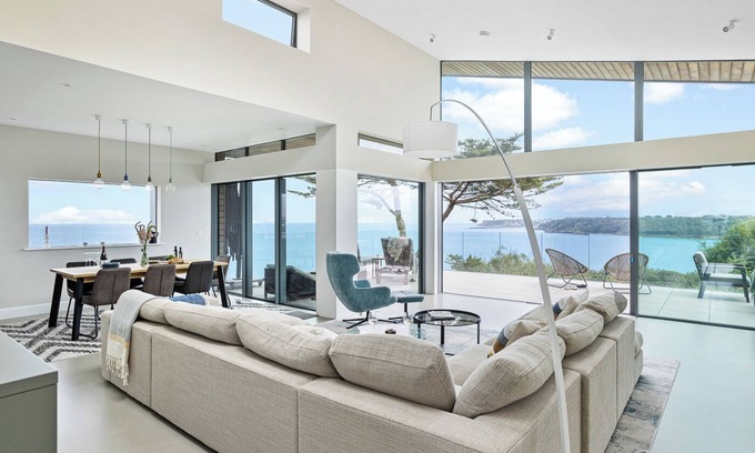 Paignton House | Coastal Luxury & stunning sea views over Torbay