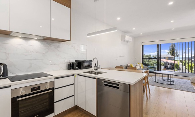 Orewa House | Coastal Paradise - Orewa Holiday Home