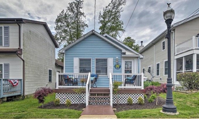 Chesapeake Beach House | Coastal Pet-Friendly Cottage Less Than half Mi to Beaches
