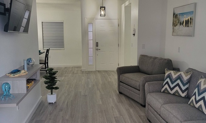 Bradenton House | Coastal Retreat-Close to Anna Maria Island,IMG Academy and GT Bray Park.