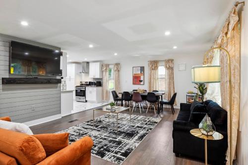 East Point Apartment | Coastal Retreat Oasis- Perfect for large groups by Deity Villas