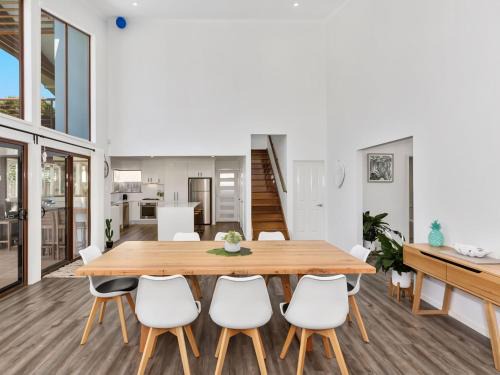 Casuarina House | Coastal Soul - Pet Friendly, Family Entertainer with Pool