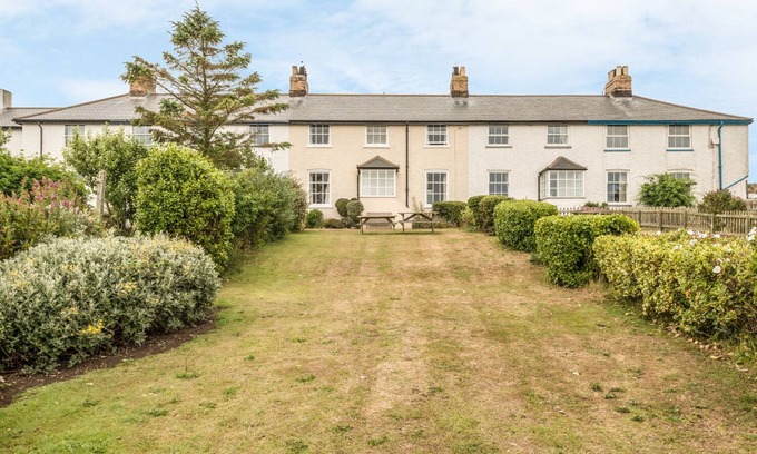 Newton by the Sea Cottage | COASTGUARD COTTAGE, family friendly in Low Newton-By-The-Sea